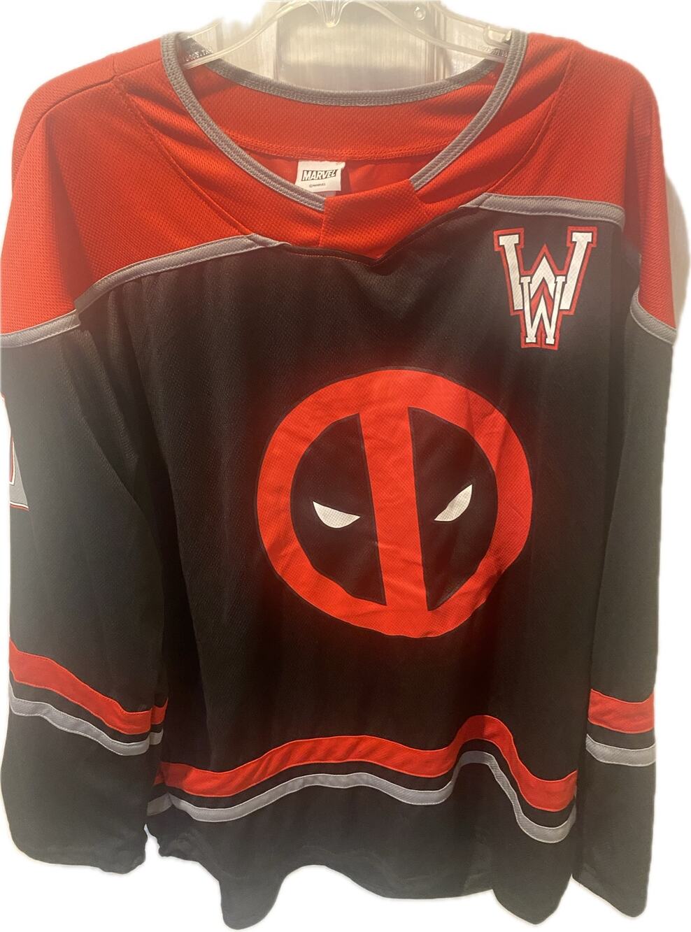 Officially Licensed Marvel Deadpool Hockey Jersey Men's Size XL Red/Black